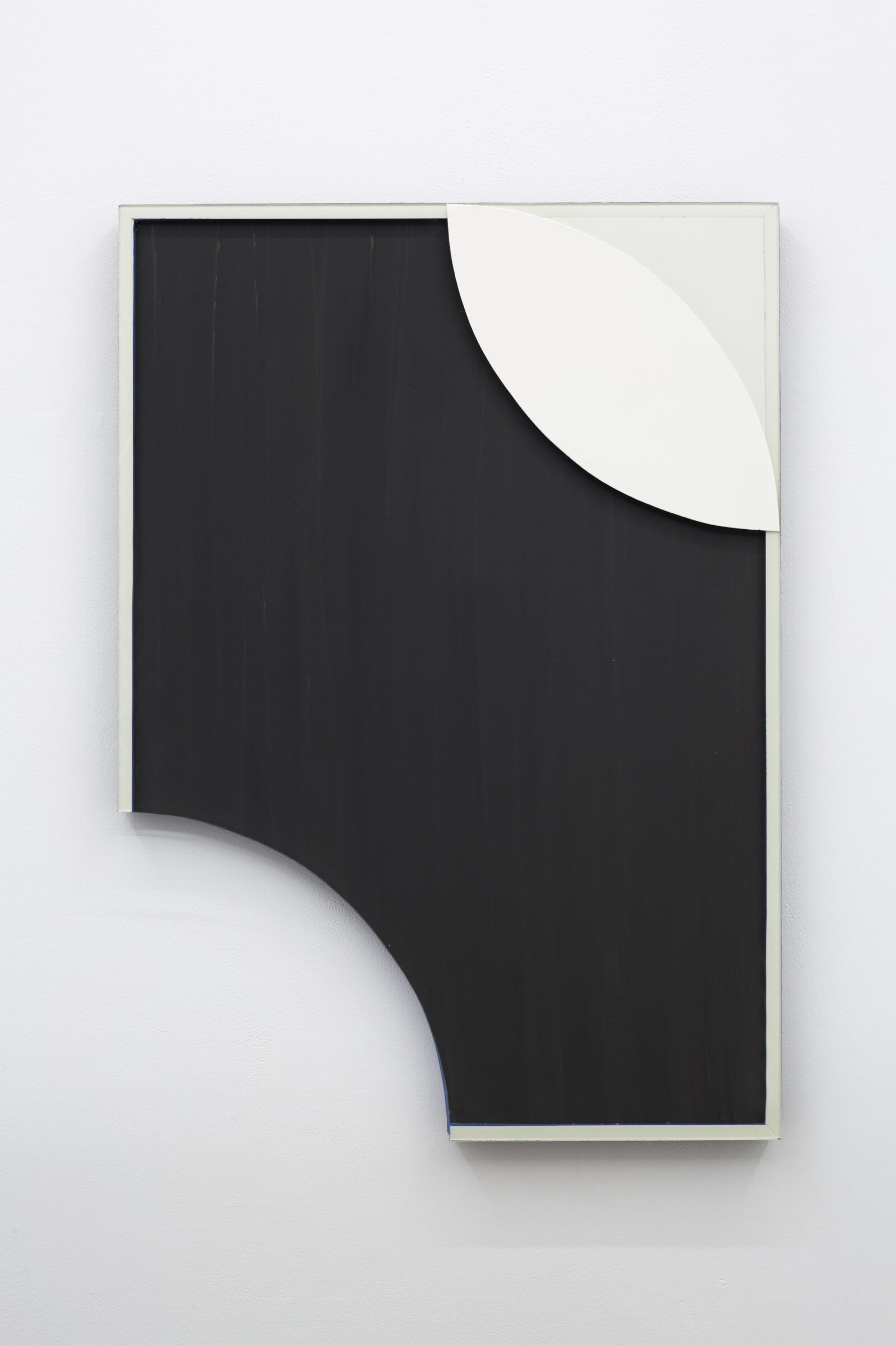 Marcin Zarzeka
Under the Radar over the Top
2015
gouache and plaster on glass, foam board, double-sided tape, rayon tape
69 × 47 cm
